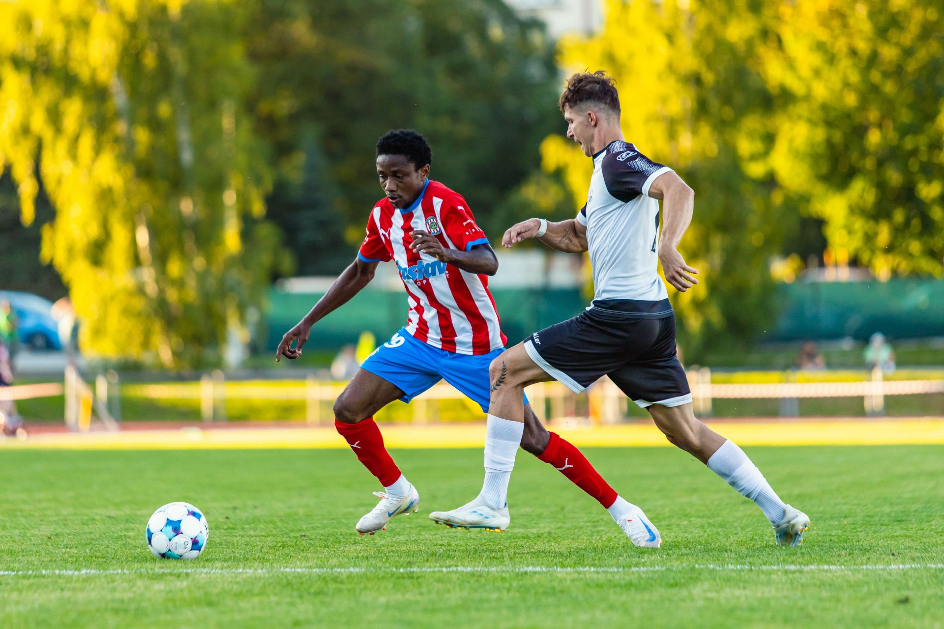 Zbrojovka postupuje do druh�ho kola poh�ru z�sluhou jedin� trefy Jakuba Kl�my