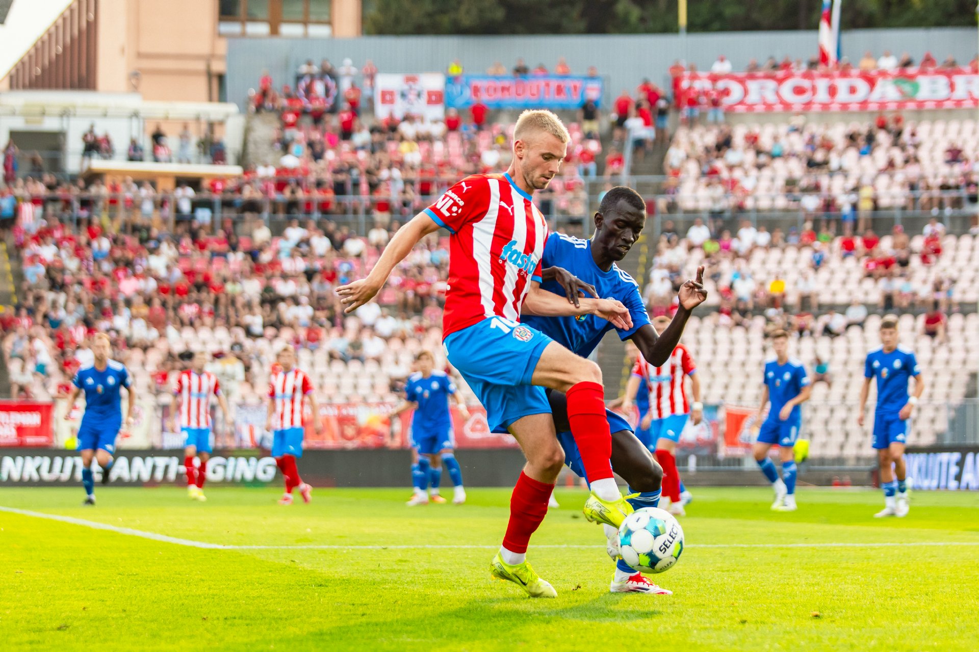 Z�v�re�n� tlak vyrovn�n� nep�inesl, Zbrojovka doma podlehla Prost�jovu