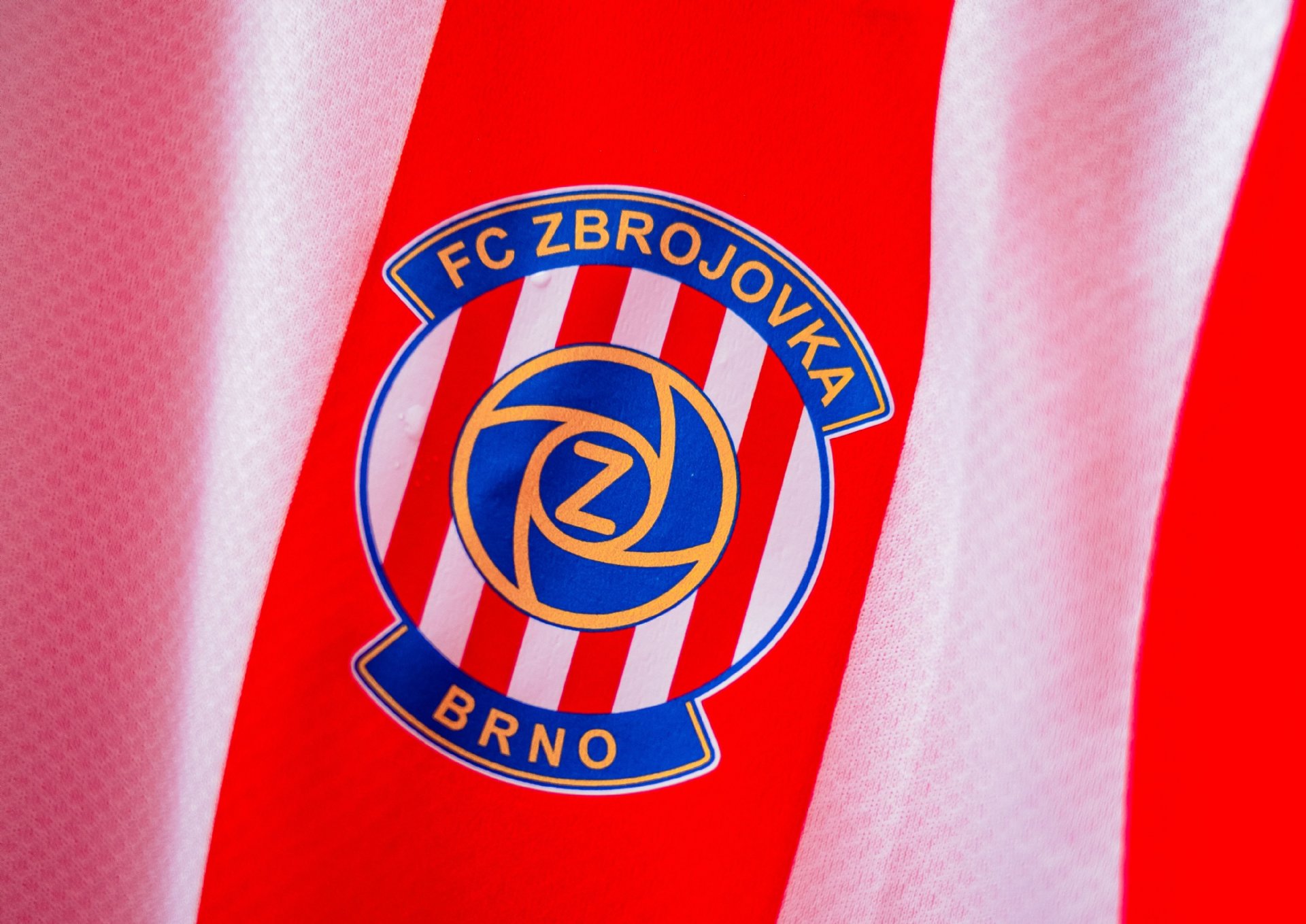 Nov�m majitelem Zbrojovky se stal podnikatel Vojt�ch Ka�ena