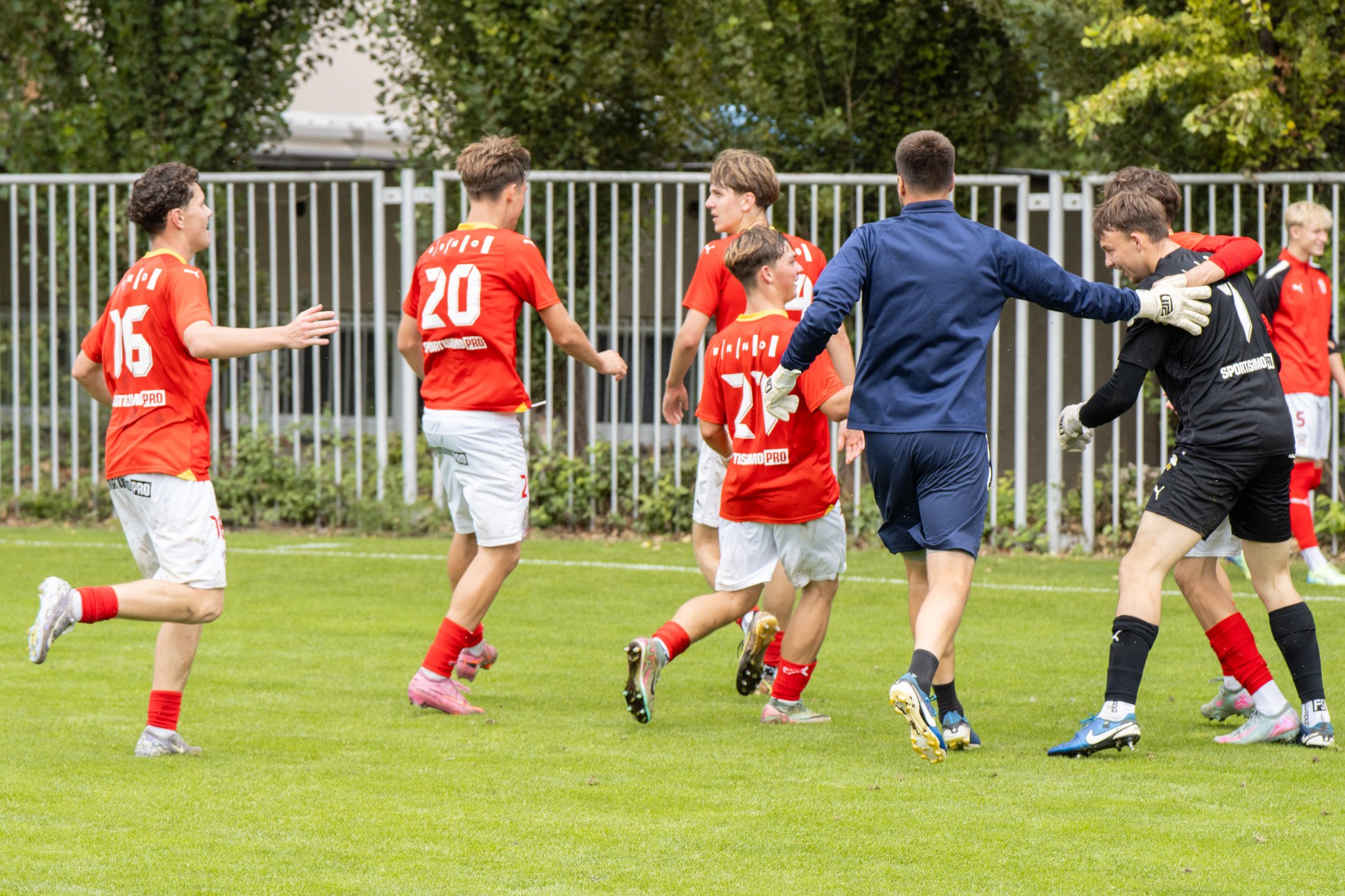 Zbrojov�ck� ml�de� absolvuje p�edposledn� podzimn� kolo