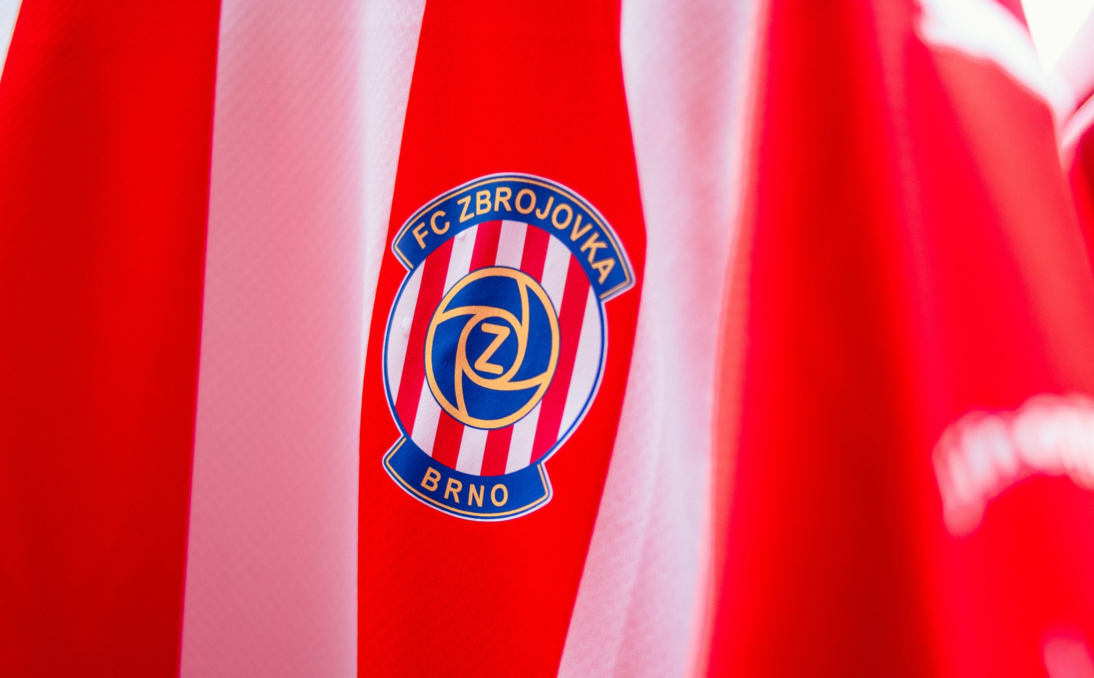 Zbrojovka p�eb�r� klubov� fanshop