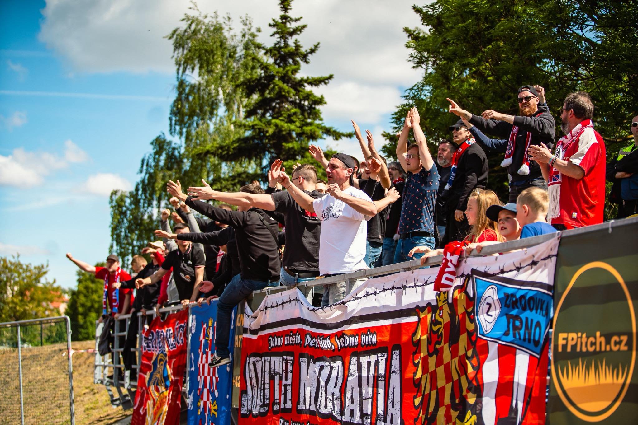 Informace pro fanou�ky Zbrojovky k v�jezdu na Slavii B