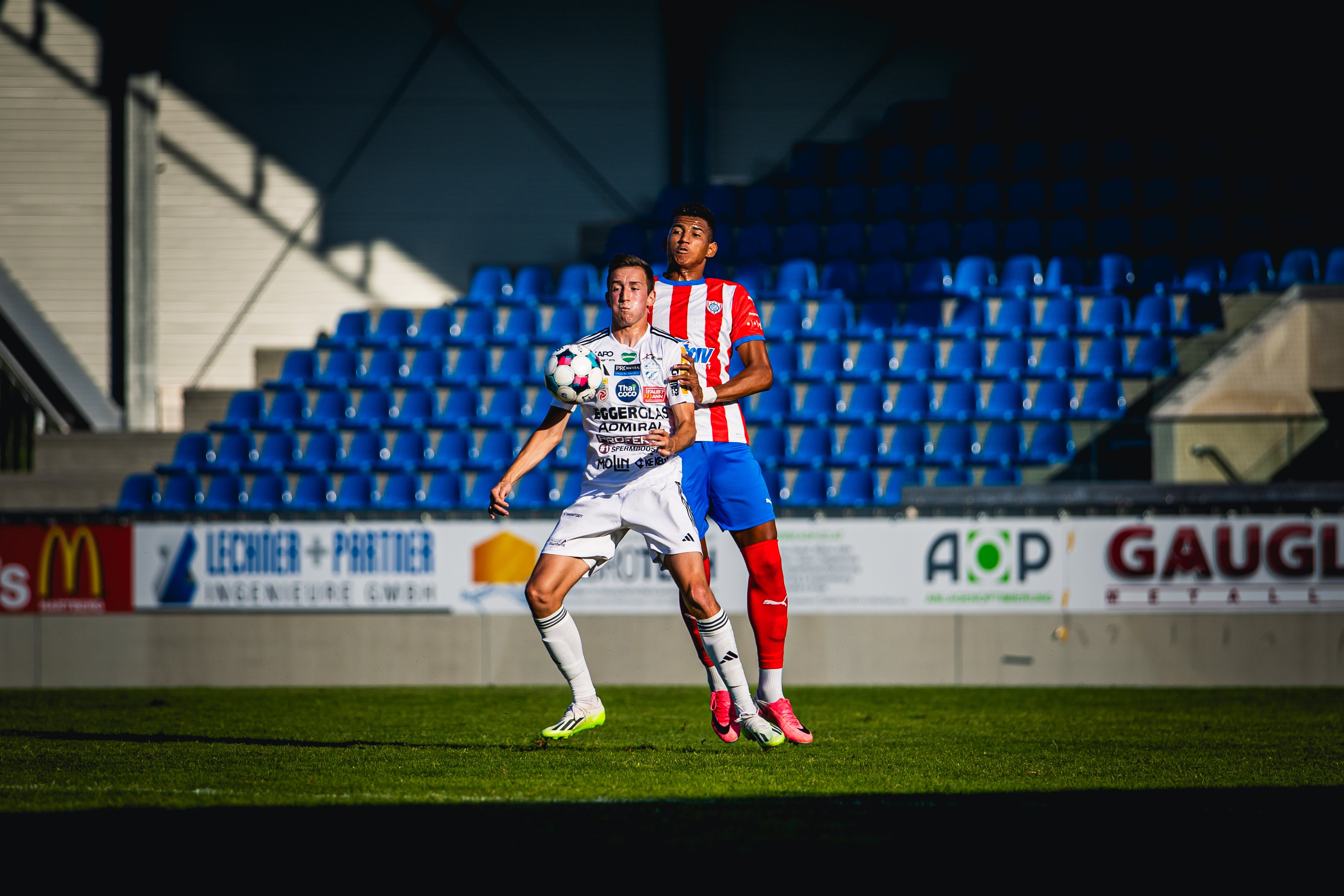 Prvn� por�ka v p��prav�. Zbrojov�ci nesta�ili na rakousk� Hartberg