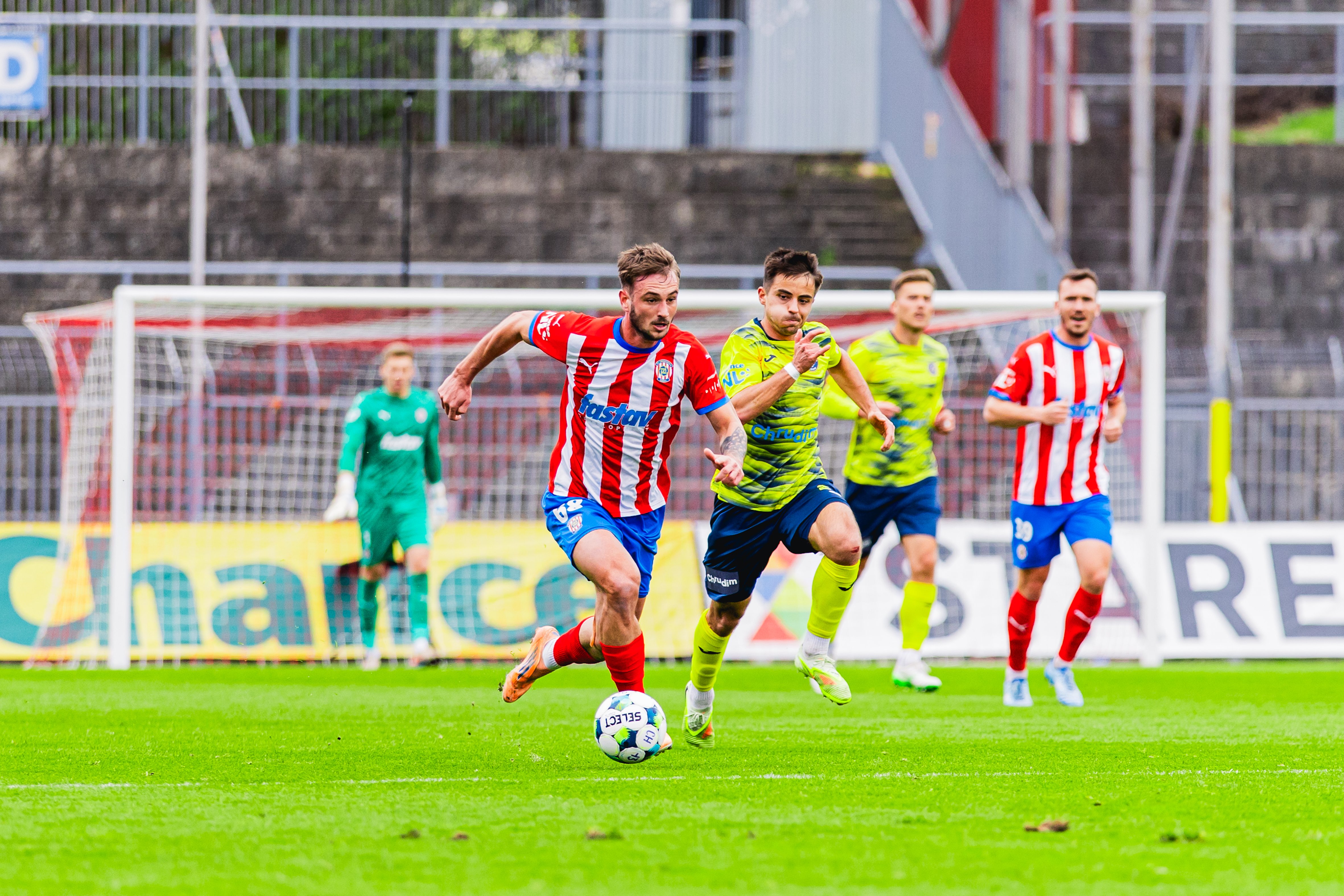 Suver�nn� v�kon. Zbrojov�ci porazili Chrudim, o g�ly se postarali Janetzk� a Texl 