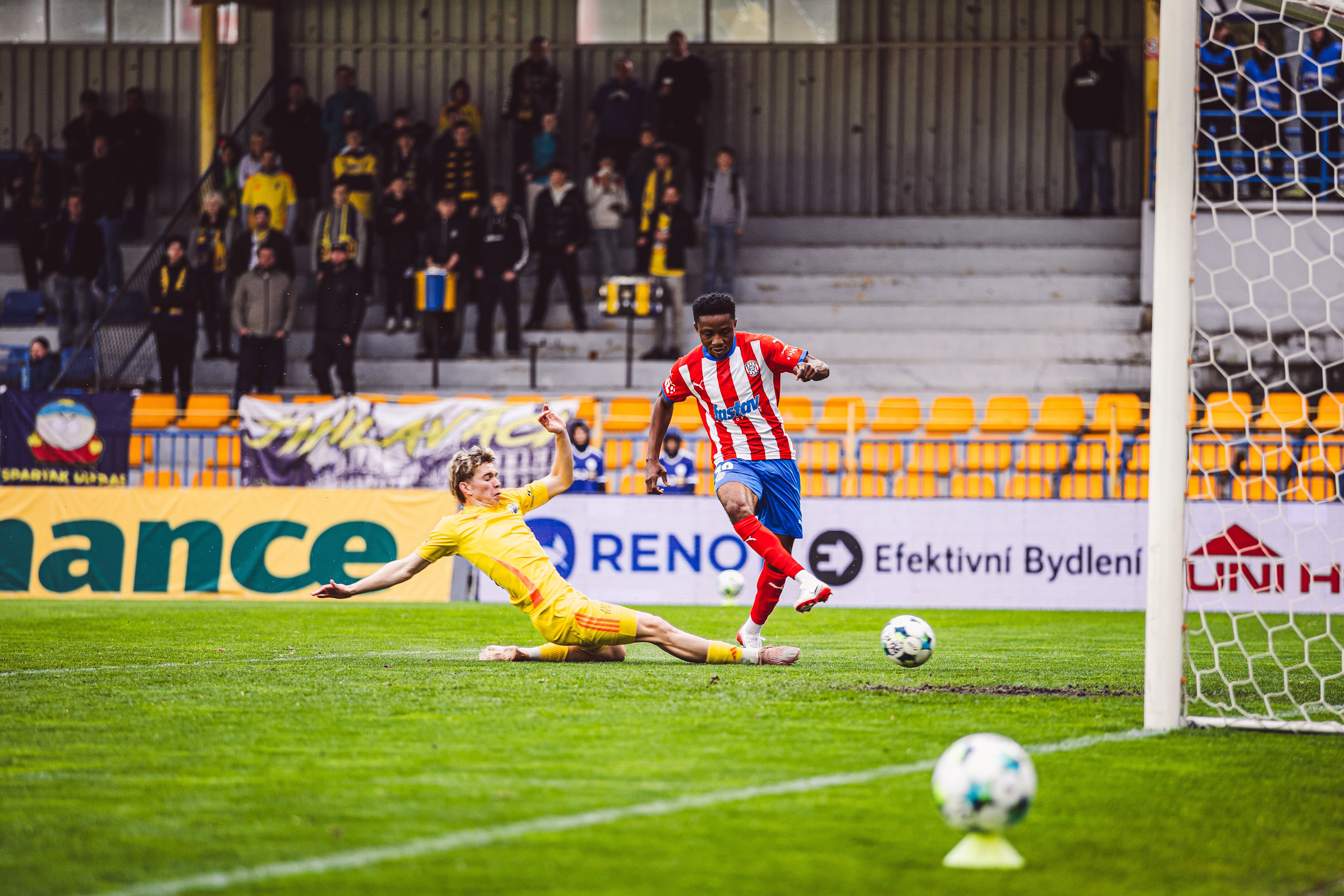 Zbrojov�ci v Jihlav� nezav�hali, dv�ma g�ly se bl�skl Kanakimana