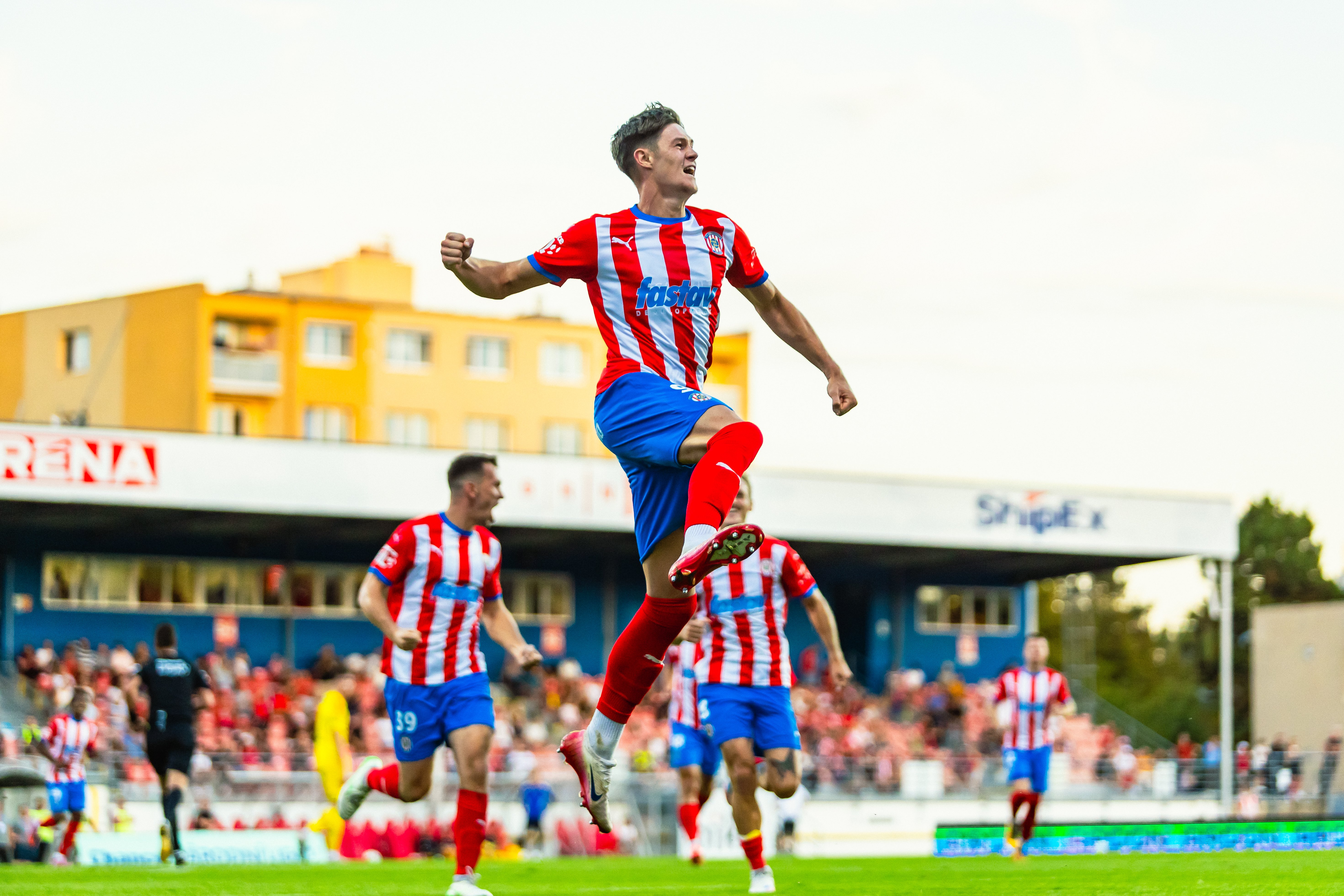 Dvoug�lov� Velich vyst�elil Zbrojovce dom�c� triumf nad Jihlavou