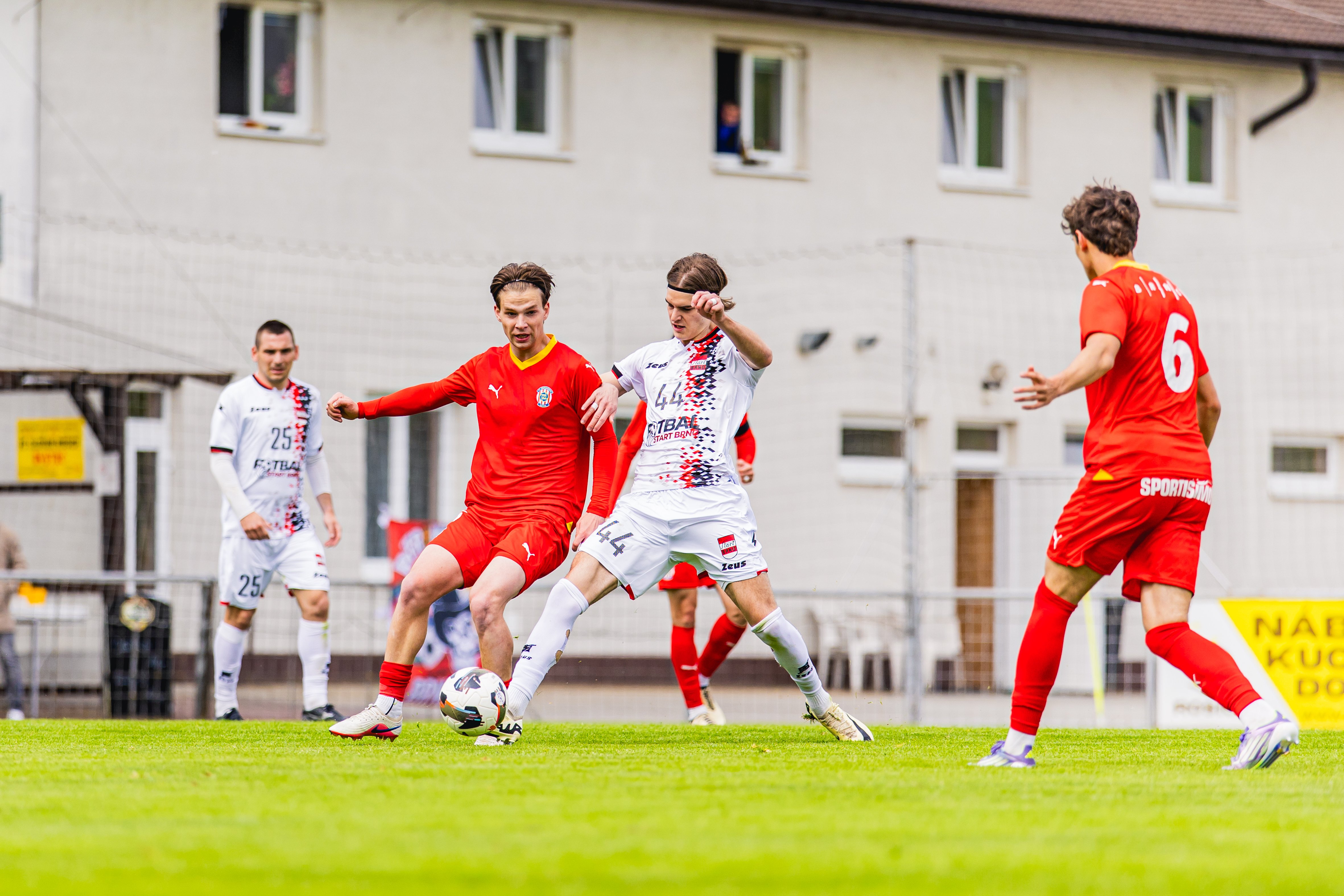 B��ko po�tvrt� v �ad� zv�t�zilo. Tentokr�t ovl�dlo mal� m�stsk� derby se Startem