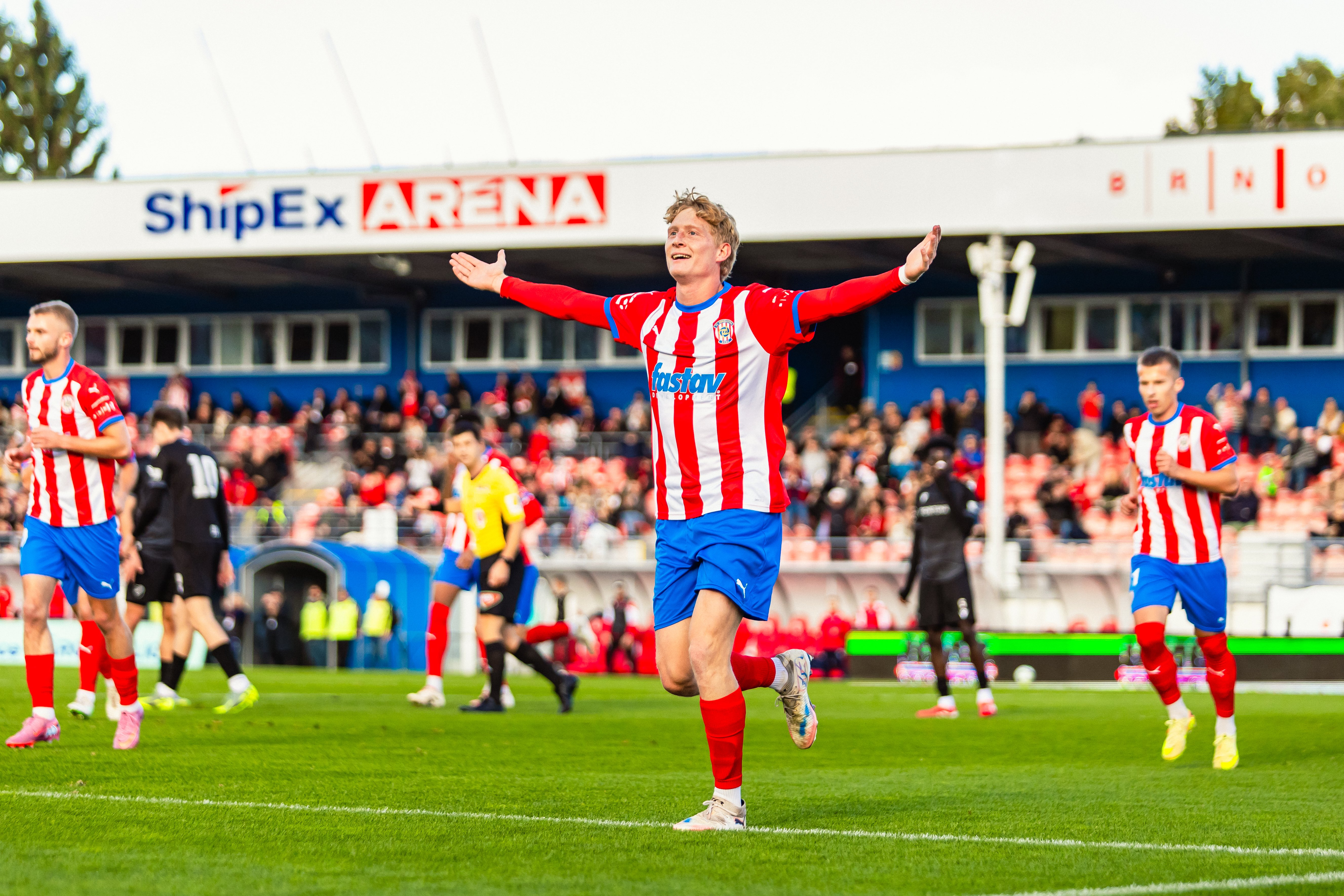 �est� ligov� v�hra v �ad�! B��ko Ban�ku sest�elil dvoug�lov� Vachou�ek