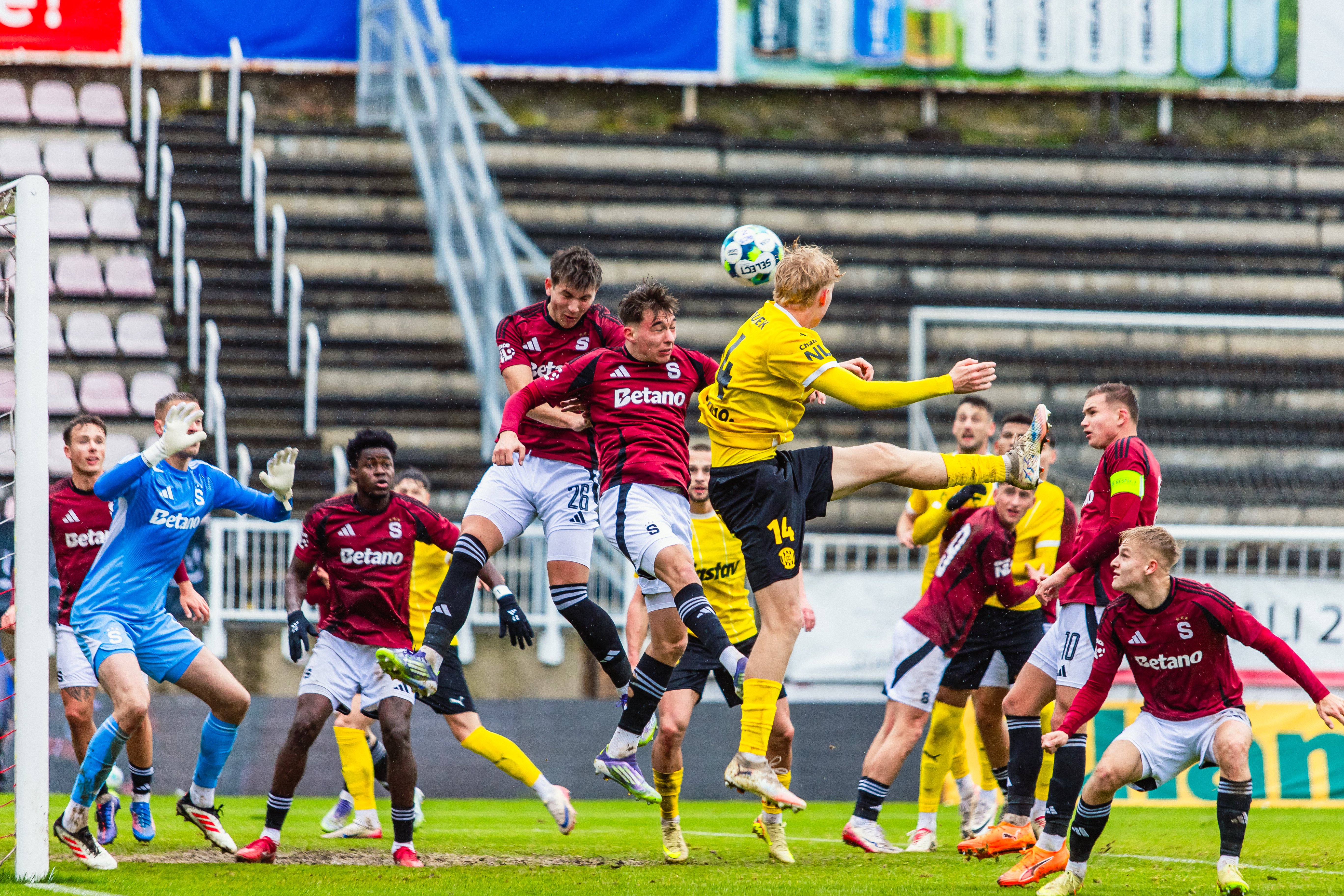 V�t�zn� konec ligov�ho podzimu, Zbrojovka veze z Prahy dal�� t�i body