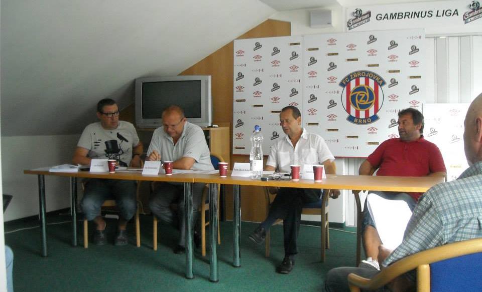 P�edsez�nn� tiskov� konference a pl�ny na sez�nu 2013/14