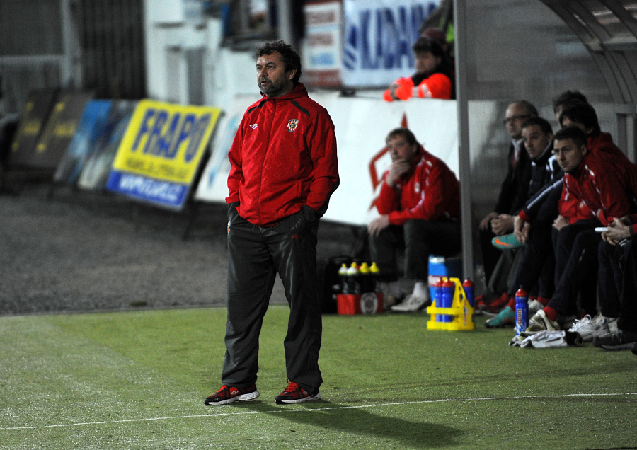 Budeme bojovat i za Moma, burcuje Grmela p�ed utk�n�m se Slov�ckem