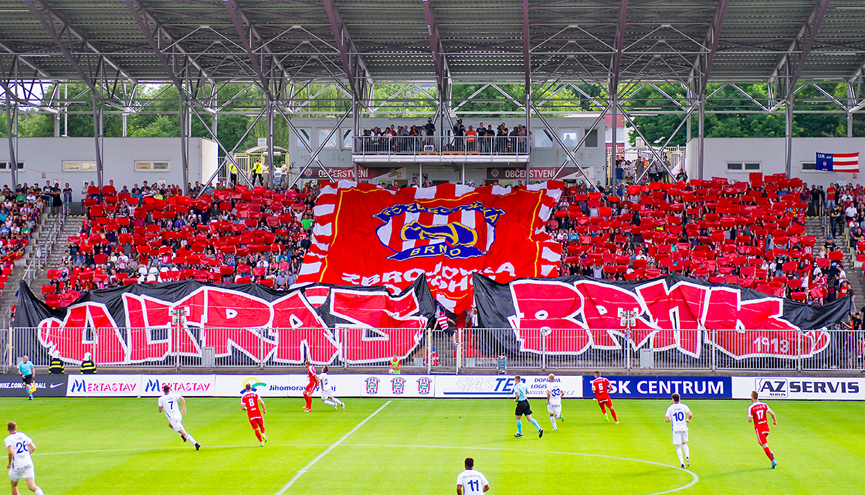 S TOP1TAXI u�et��te - v Brn� i na v�jezdech!