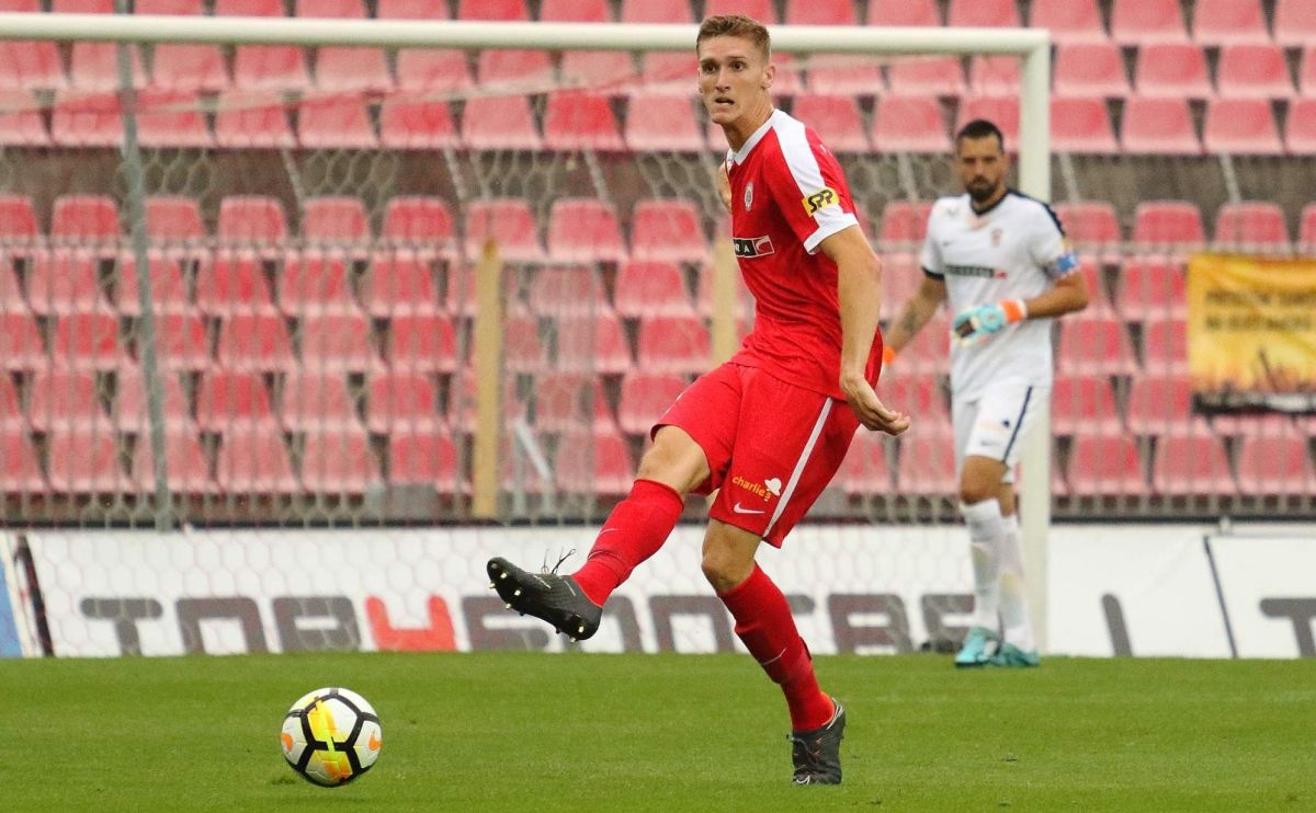 David G�� m��� na hostov�n� do T�ince