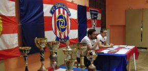 Na besed� se zbrojov�k�m zp�valo!