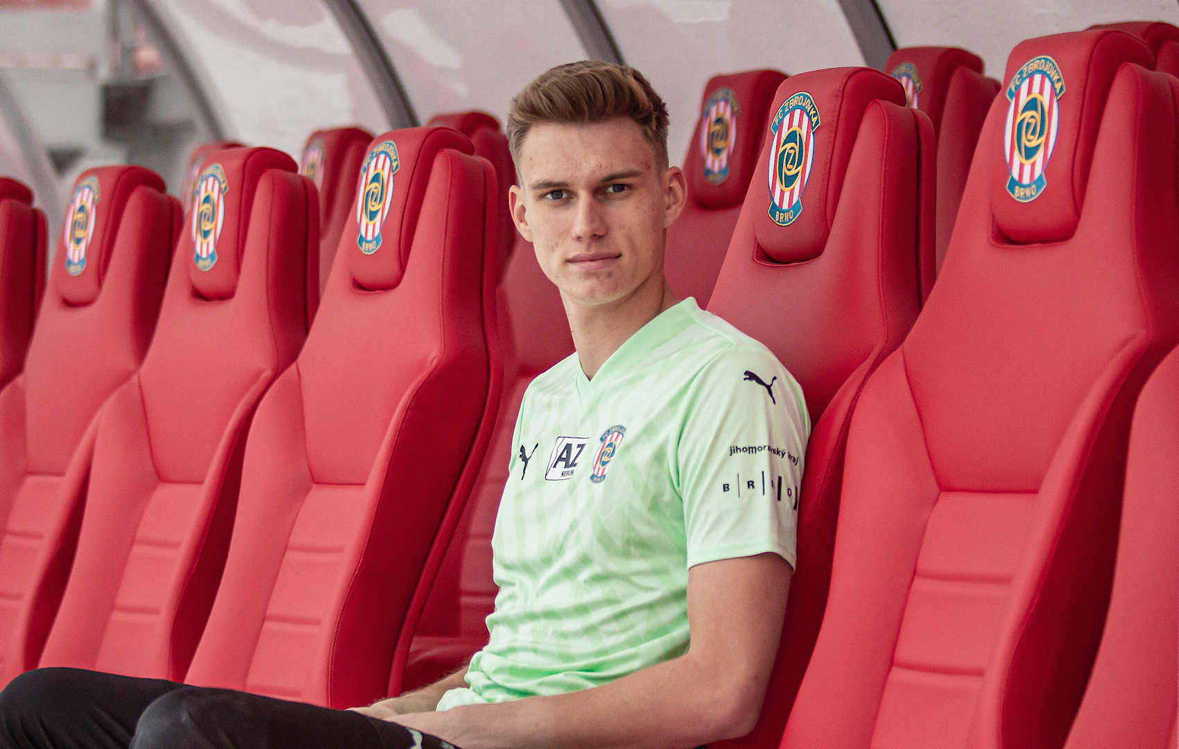 Brank��sk� post ve Zbrojovce posiluje slovensk� talent Adam Hrdina