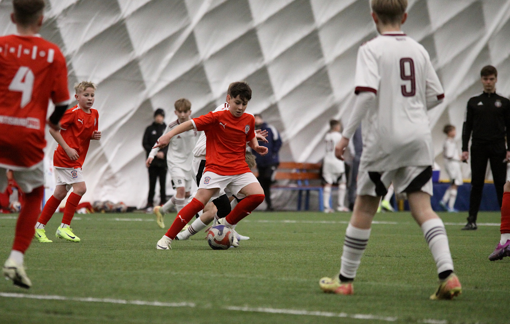 Shrnut� v�kendov�ch z�pas� B-t�mu a ml�de�e