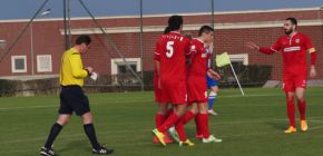 VIDEO: Zbrojovka �sp�n� i podruh�, Rigu po zm�n� stran rozebrala