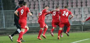 Skv�l�! Dom�c� v�hra nad Slavi� katapultovala Zbrojovku do horn� poloviny tabulky