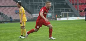 V�vra po Jihlav�: Otev�en� fotbal, ��dn� beton�rka