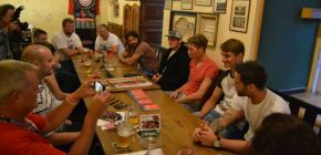 FOTO: Kapit�n p�edstavuje - beseda s fanou�ky U Daana