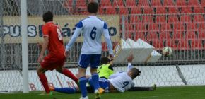 Juniorka host� od 13 hodin �esk� Bud�jovice, hraje se v Rosic�ch