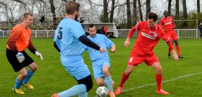 Kopeme za fotbal - Zbrojovka p�iv�t� v p��telsk�m utk�n� Horn� Lhotu