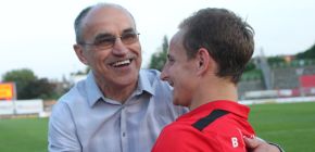 Nic lep��ho si tren�r nem��e p��t, usm�val se Kotal po v�h�e nad Spartou