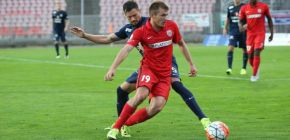 Dv� minuty na h�i�ti sta�ily Lutonsk�mu ke g�lov� p�ihr�vce