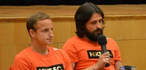 FOTO: Fanou�ci Zbrojovky besedovali s hr��i a tren�ry