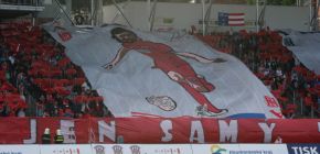 Obranu vyztu�� litevsk� reprezentant Kijanskas, p�ich�z� tak� Litsingi