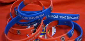 B�hem utk�n� se Slavi� m��ete podpo�it Nada�n� fond Zbrojov�k!