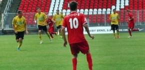 Junio�i host� Liberec, hraje se op�t na Srbsk�