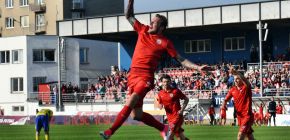 Jakub �ezn��ek p�estupuje do Plzn�