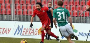 VIDEO: Takov� �ance prost� mus�me dotla�it, mrzelo Zavadila po rem�ze