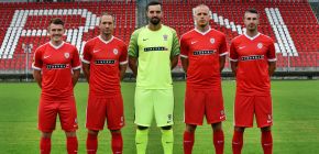 VIDEO: Zbrojovka vstoup� do sezony v nov�ch dresech