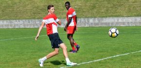 Krej��ho mise v Japonsku - t�i z�pasy i tajfun na p�iv�tanou