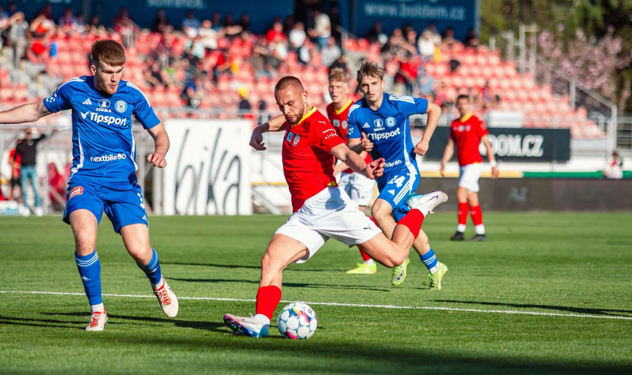 Zbrojovka si pod Sv�d�kem p�ipsala prvn� dom�c� v�hru