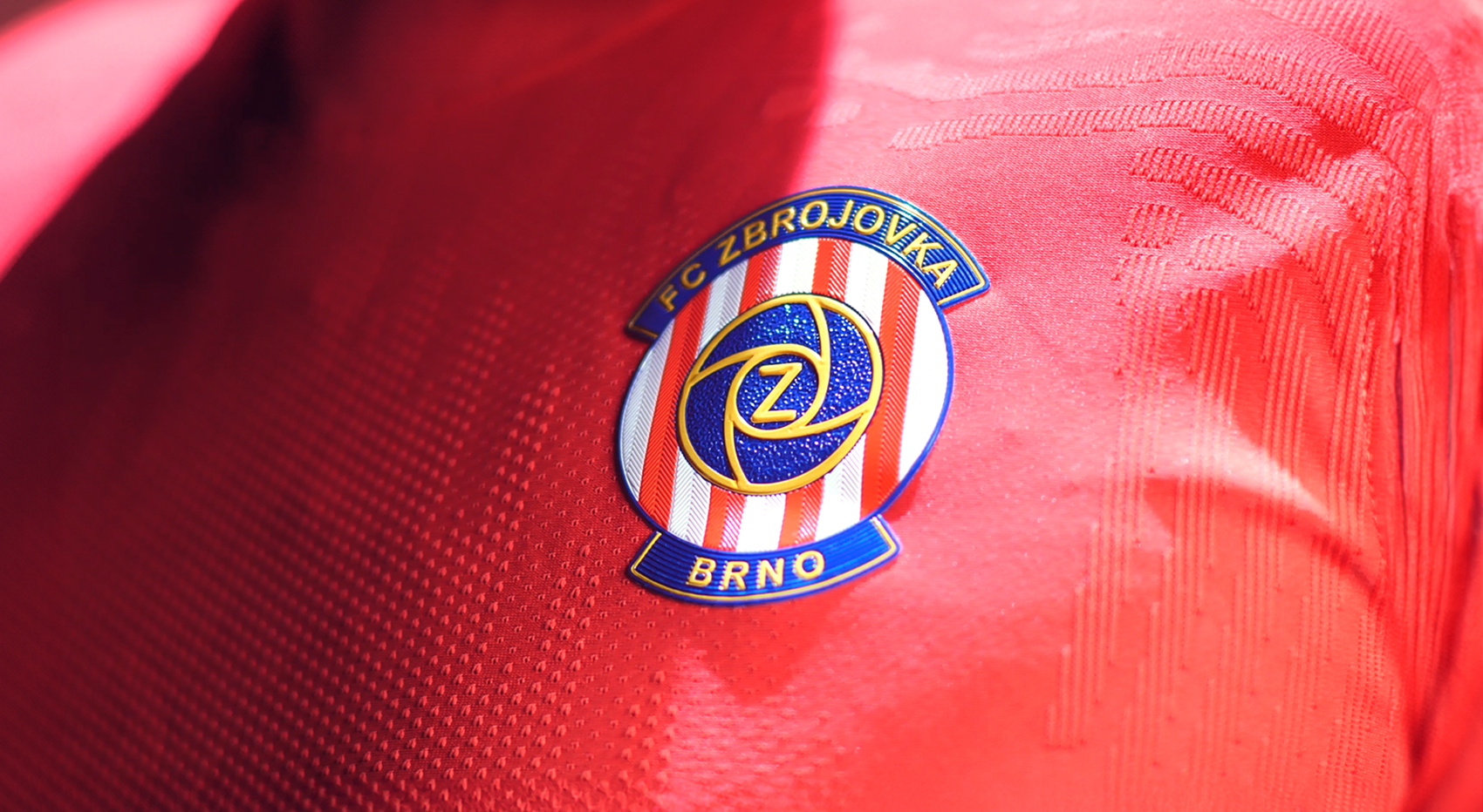 Budujeme siln�j�� klub: Nov� tv��e a �pi�kov� technologie