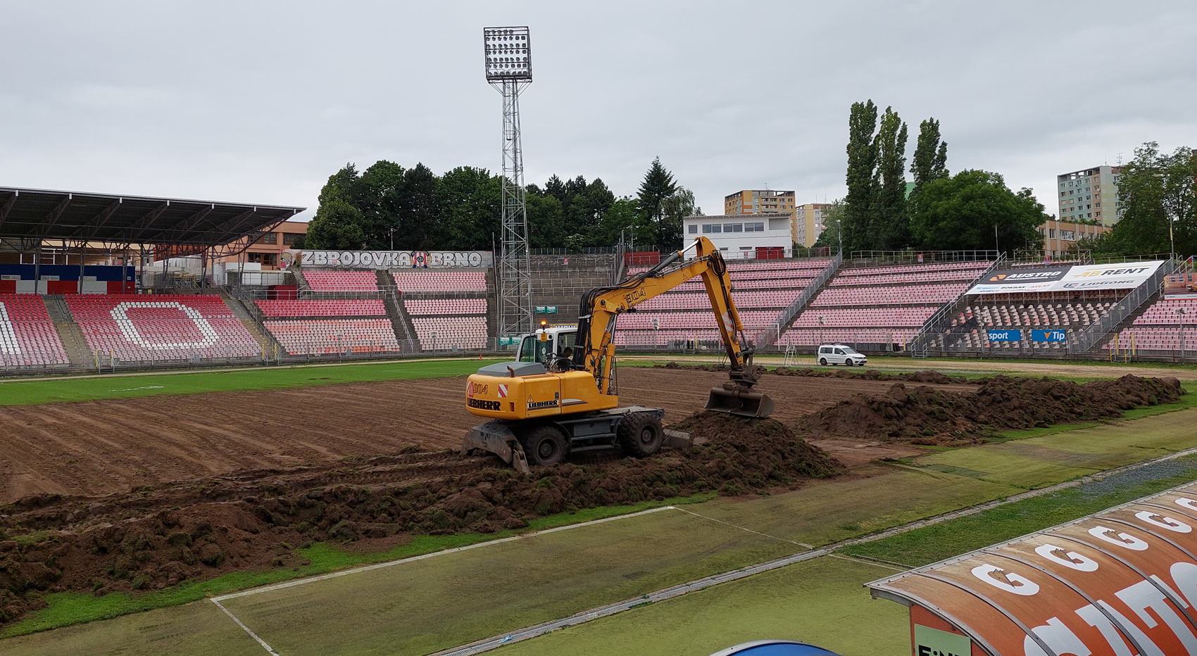 Za��n� gener�ln� rekonstrukce hrac� plochy