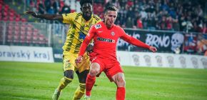 Fotbal u� mi hodn� chyb�, p�izn�v� Bari�