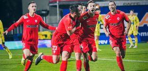 Dva g�ly hlavou? Snad n�kdy v ��c�ch, usm�val se P�ichystal