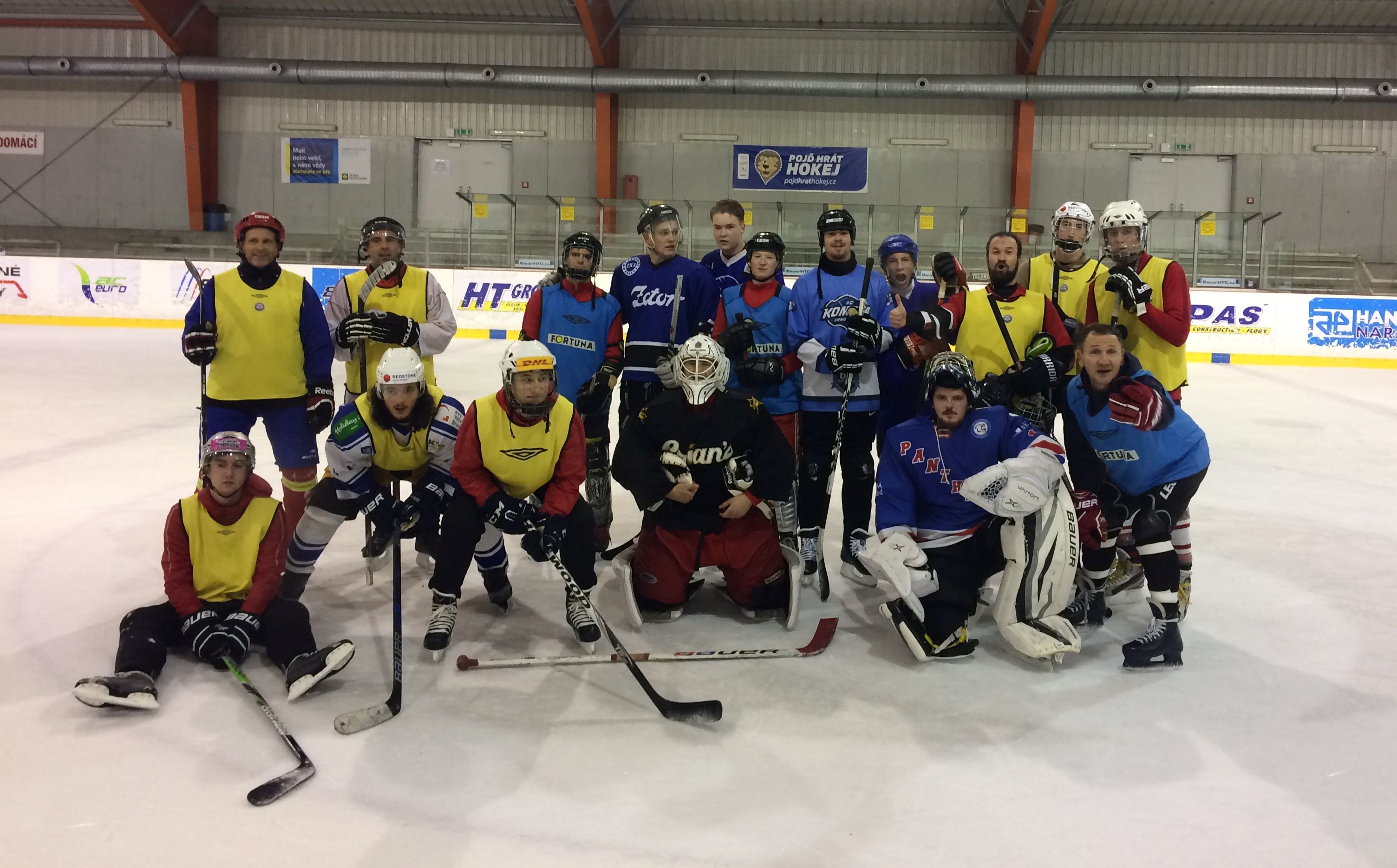 Tak� dorostenci si na konci roku zahr�li hokej