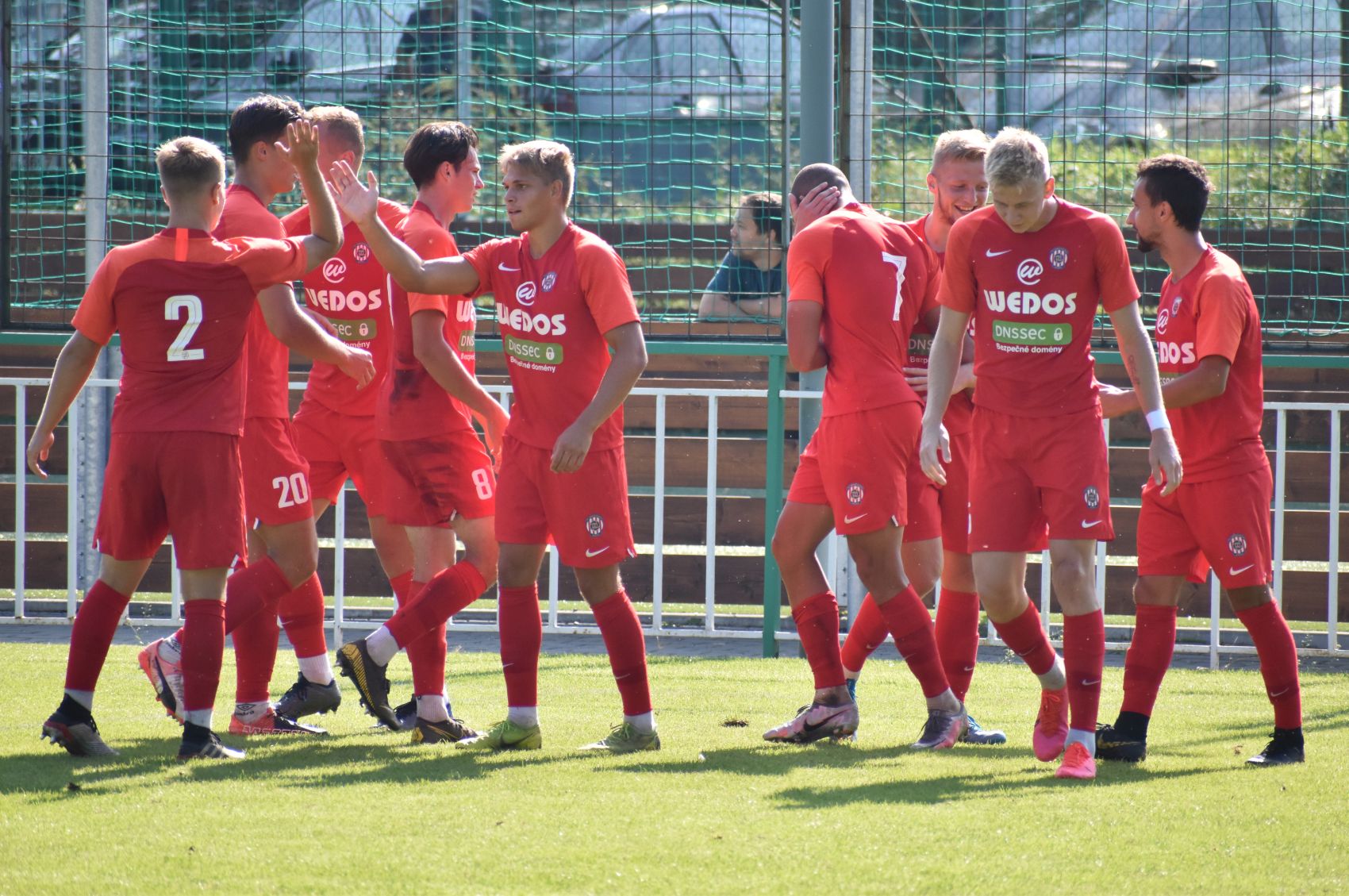 B��ko sehraje v �ervnu dva p��pravn� z�pasy