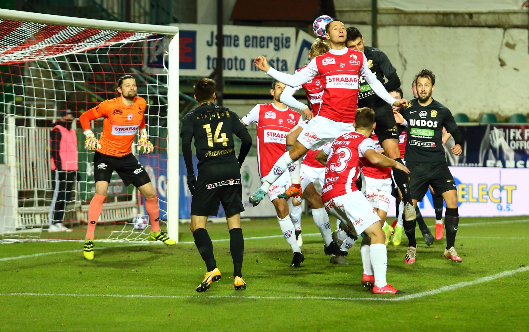 Zbrojovka v �ol��ku podlehla Pardubic�m