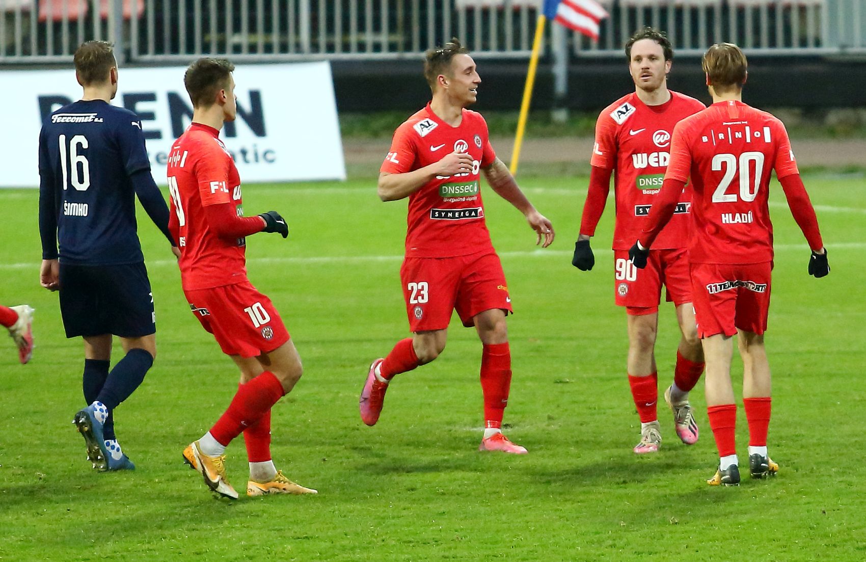 Z�v�r jako hrom! Van�k s Fouskem dot�hli Zbrojovku ke t�em bod�m!