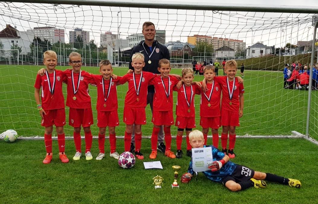 U9: Zbrojovka ovl�dla turnaj v Hradci Kr�lov�