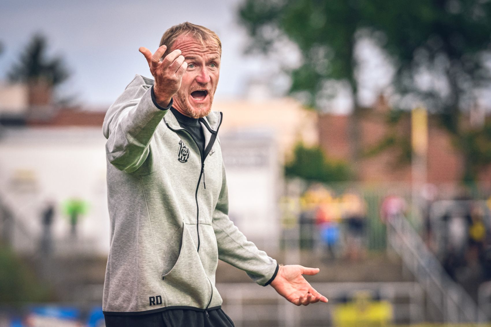 Tren�r Dost�lek po utk�n� v P��brami