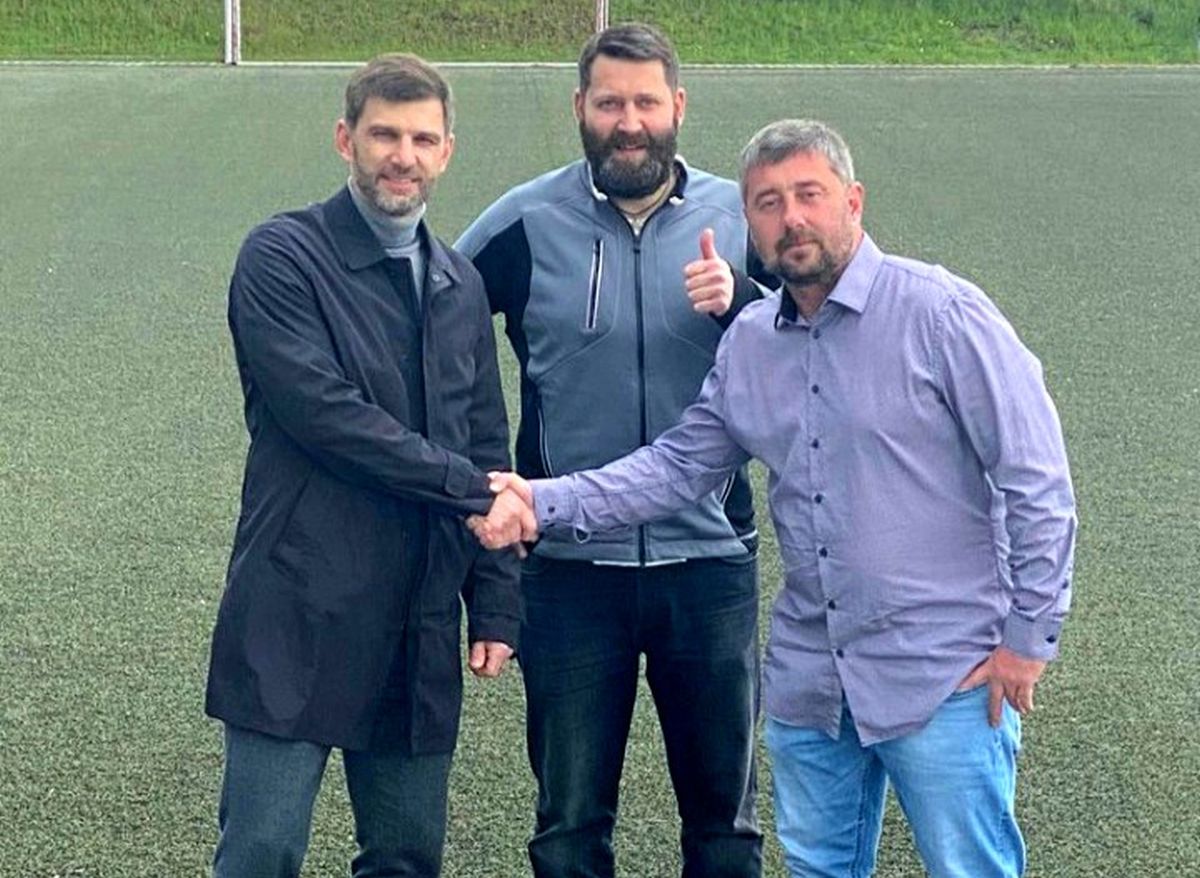 Nada�n� fond Mlad� Zbrojov�k