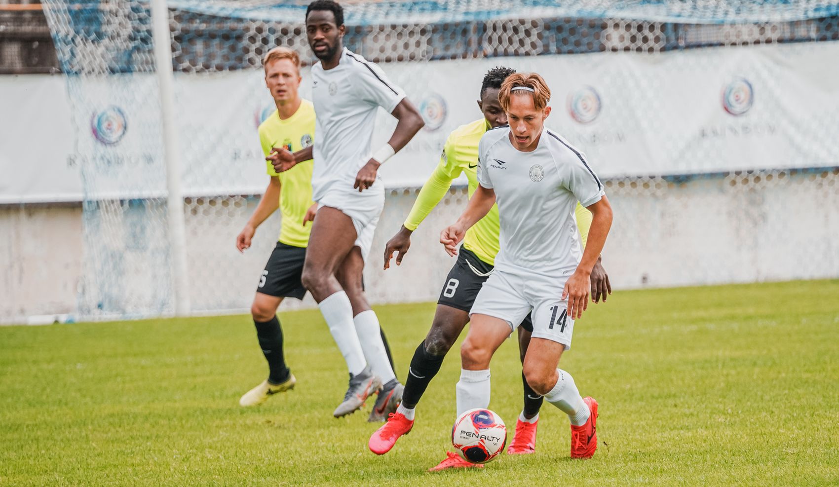 Zbrojov�ci na hostov�n�