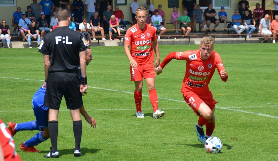 Zbrojov�ci na hostov�n� - Mou�ka s Lhoteck�m mezi st�elci